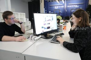 Хирург предупредил, что ежедневная работа за компьютером вызывает атрофию кистей
